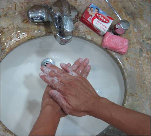 Rửa tay với xà phòng để phòng ngừa bệnh dịch tả