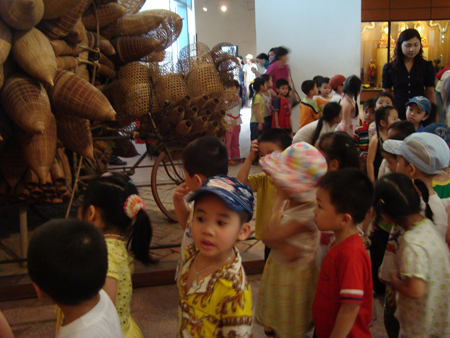 be di tham bao tang
