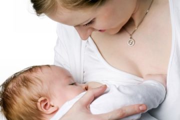 Cho con bú sữa mẹ: trẻ được phòng bệnh hen