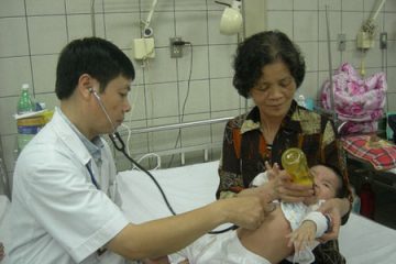 Sau Tết, trẻ nhỏ nhập viện ồ ạt vì viêm phổi