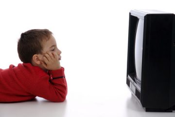 Trẻ xem tivi nhiều có nguy cơ mắc bệnh hen suyễn cao