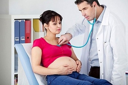 Truyền dịch khi mang thai có gây hại cho bé?