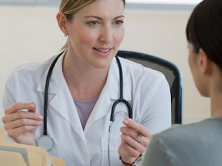 Khi có bất cứ viêm nhiễm nào ở cơ quan sinh dục cần đi thăm khám bác sĩ chuyên khoa.