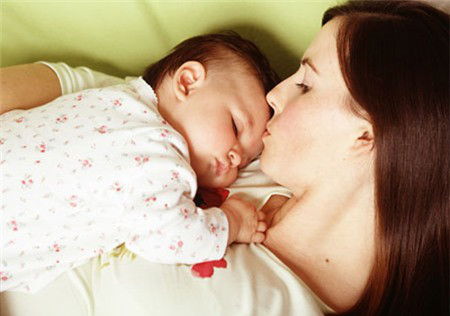 hững dấu hiệu khẩn cấp phụ nữ sau khi sinh cần đi khám sớm