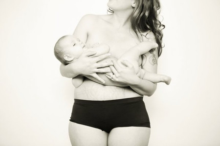 Allison Prejna cùng con gái 5 tháng tuổi Olivia.