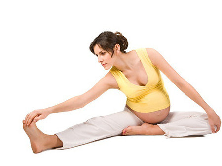 Tập thể dục đều đặn, thường xuyên sẽ giúp mẹ bầu dễ dàng sinh nở. 