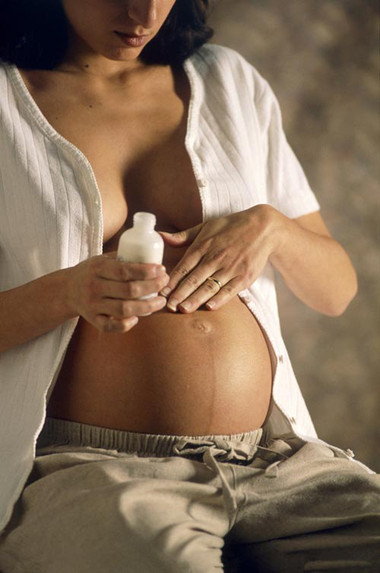 Chăm sóc da đúng cách khi mang thai không phải là việc đơn giản như mẹ bầu thường nghĩ 