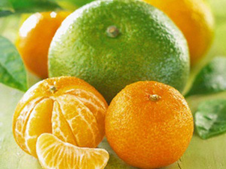 Cam chứa rất nhiều vitamin C giúp tăng sức đề kháng cho bé.