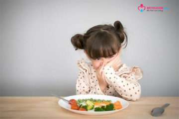 Nỗi lo của cha mẹ khi tình trạng trẻ biếng ăn kéo dài
